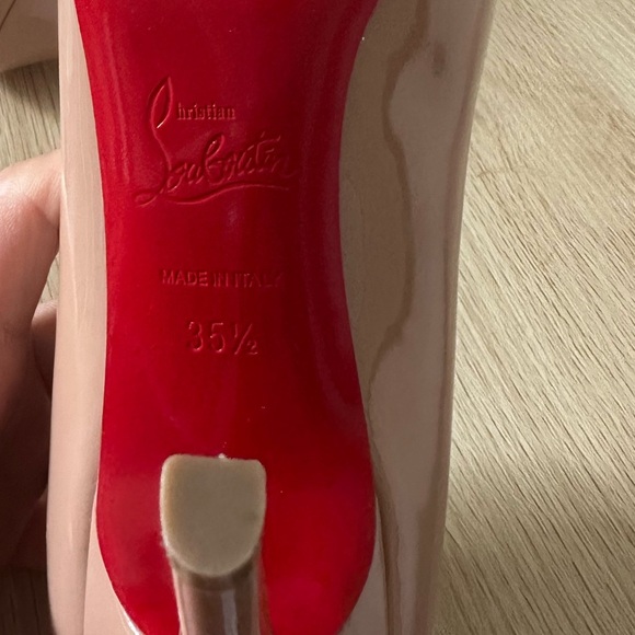 CHRISTIAN LOUBOUTIN
Pigalle Follies 85 patent-leather pumps - Picture 11 of 11